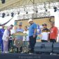 Pj Sekda Kota Depok Nina Suzana membuka kegiatan Beji Fest 2024 di Lapangan Kukusan Kecamatan Beji. (dok.MGG Fajar).
