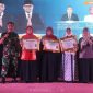 Pj Sekda Depok Serahkan Penghargaan Anugerah Inovasi Perangkat Daerah