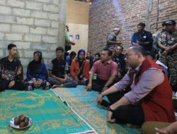Sekjen Kemensos RI Kunjungi Korban Tanah Longsor Denpasar Asal Magetan