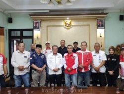 Jajaran pengurus DPD LSM LIRA Sidoarjo m, saat menghadiri undangan klarifikasi di kecamatan Wonoayu, Rabu (19/2/2025)