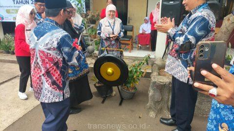 
					Kadisdik Depok Buka LLP SD di SDN Kemiri Muka