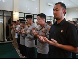 Polres Jember Gelar Sholat Ghaib untuk 3 Anggota Polri yang gugur dalam tugas