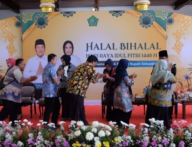 
					Bupati dan Wakil Bupati Sidoarjo Gelar Halal Bihalal Bersama ASN