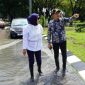 Kekompakan dan kebersamaan Bupati Sidoarjo H. Subandi bersama Wakil Bupati Hj. Mimik Idayana, saat meninjau bencana alam banjir di Terminal 2 Bandara Juanda. Rabu (2/4/2025)