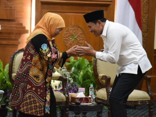 
					Bupati dan Wakil Bupati Sidoarjo Ikuti Halal Bi Halal Dengan Gubernur dan Wakil Gubernur Jatim