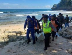 Polres Malang Tangani Insiden Laka Laut di Pantai Kondangmerak Bantur
