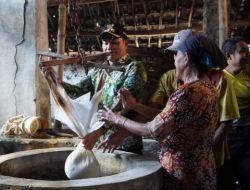 Tawarkan Solusi Alternatif, Bupati Sidoarjo Sidak Pabrik Tahu