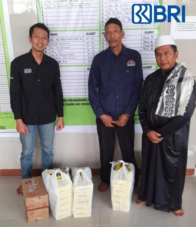 
					BRI Cabang Jakarta Pondok Indah Berbagi Jumat Berkah