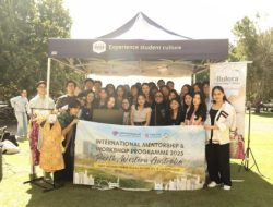 LSPR Tampilkan Batik dari Kampung Cibuluh di Perth Australia