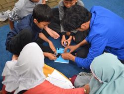 Mahasiswa UPER Ajak Anak Jalanan Merakit Energi dari Lingkungan Sekitar