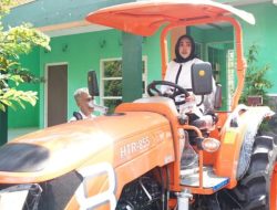 Wabup Sidoarjo Mimik Idayana Pastikan Bantuan Alsintan Tepat Sasaran