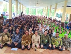 Menteri Perlindungan Pekerja Migran Indonesia (P2MI), Abdul Kadir Karding, saat mengunjungi PT Prima Duta Sejati (PDS) Gempol, Pasuruan. Jum'at (11/7/2025)