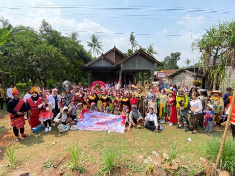 Warga Desa Bringin Ikut Meriahkan Acara Adat Sedekah Bumi dan Pawai Karnaval