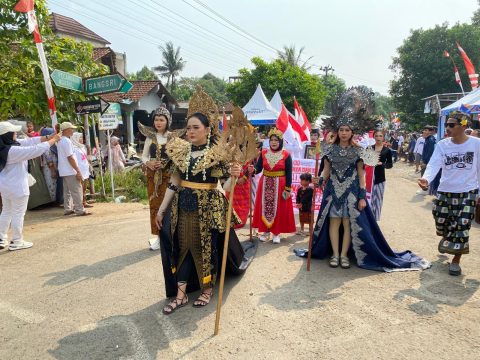 Warga Desa Bringin Ikut Meriahkan Acara Adat Sedekah Bumi dan Pawai Karnaval