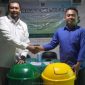 Dokumentasi Penyerahan unit tempat sampah pilah dari tim PkM UPER kepada Desa Barengkok