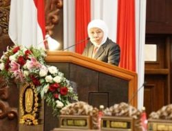 Gubernur Jatim Khofifah Sampaikan Nota Penjelasan Perubahan APBD 2025