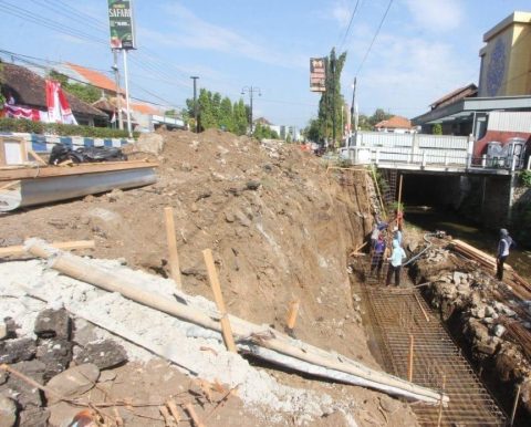 DPUPKP Ponorogo Perbaiki Talut Ambrol Akibat Terdesak Akar Pohon
