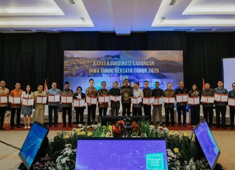 Kanwil DJP Jatim I Serahkan Piagam Wajib Pajak di Kota Malang