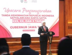 Sebanyak 172 ASN di Jawa Timur Terima Tanda Kehormatan Satyalancana Karya Satya