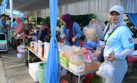 Beberapa Booth UMKM makanan hingga minuman