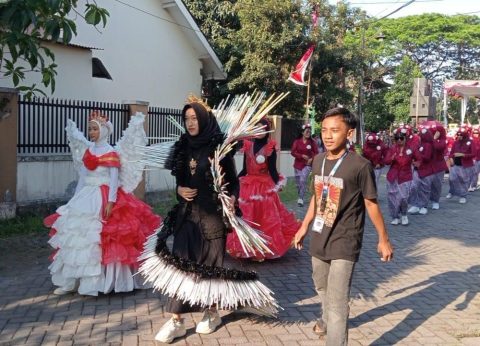 Warga Perum CSM Gelar Pawai Karnaval