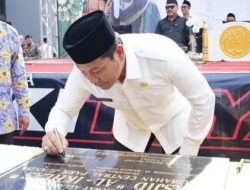 Bupati Subandi Resmikan Masjid Perum Central Park Juanda