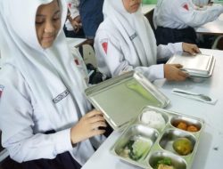 Bupati Sidoarjo Subandi Sidak MBG di Tarik Tekankan Standar Gizi dan Pemberdayaan Ekonomi Lokal