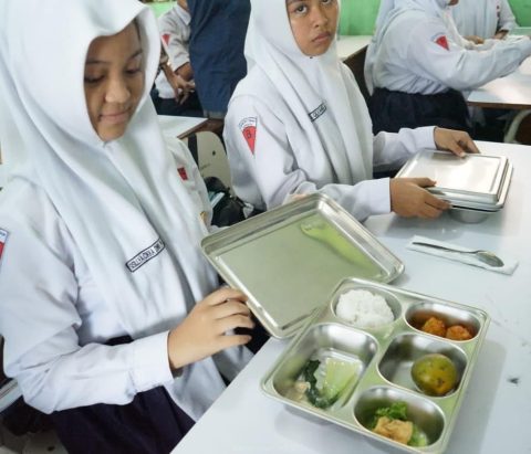 Bupati Sidoarjo Subandi Sidak MBG di Tarik Tekankan Standar Gizi dan Pemberdayaan Ekonomi Lokal