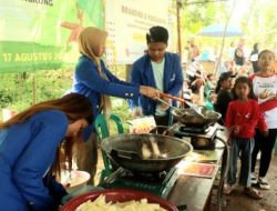 Mahasiswa UPER Dongkrak Ekonomi Desa Barengkok Lewat Olahan Singkong
