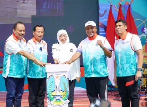 Gubernur Jatim Resmi Buka Kick Off Haornas ke-42 Tahun 2025 di Lapangan Unesa