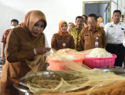 Wabup Sidoarjo Mimik Idayana Sidak Dapur SPPG
