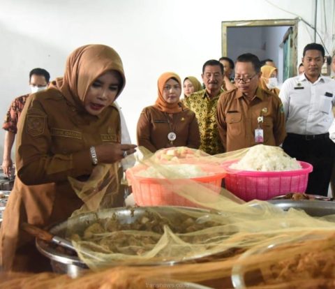Wabup Sidoarjo Mimik Idayana Sidak Dapur SPPG
