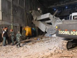 Bupati Sidoarjo Terus Pantau Pencarian Korban Runtuhnya Bangunan Mushola Ponpes Al Khoziny