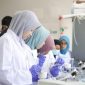 Dokumentasi Mahasiswa UPER sedang praktik kimia murni di Laboratorium Kimia Terintegrasi.