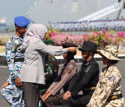 Gubernur Khofifah Pimpin Pembaretan Bersama SMAN Taruna se-Jawa Timur 2025