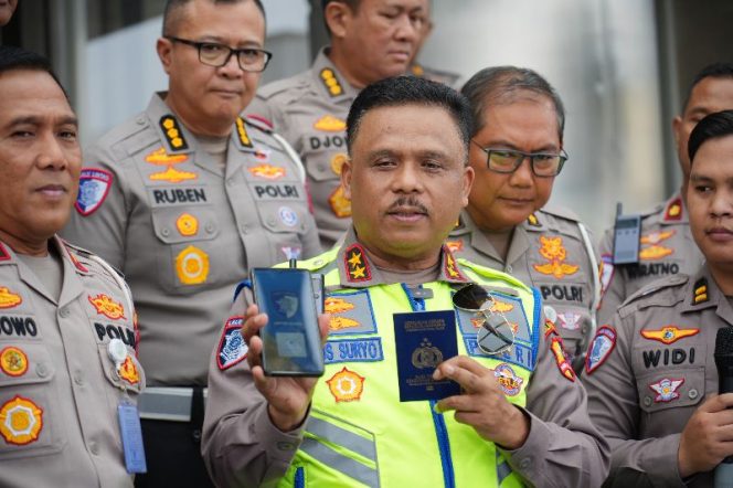 
					Kepala Korps Lalu Lintas (Kakorlantas) Polri Irjen Pol Drs. Agus Suryonugroho, S.H., M.Hum. (humas polri)