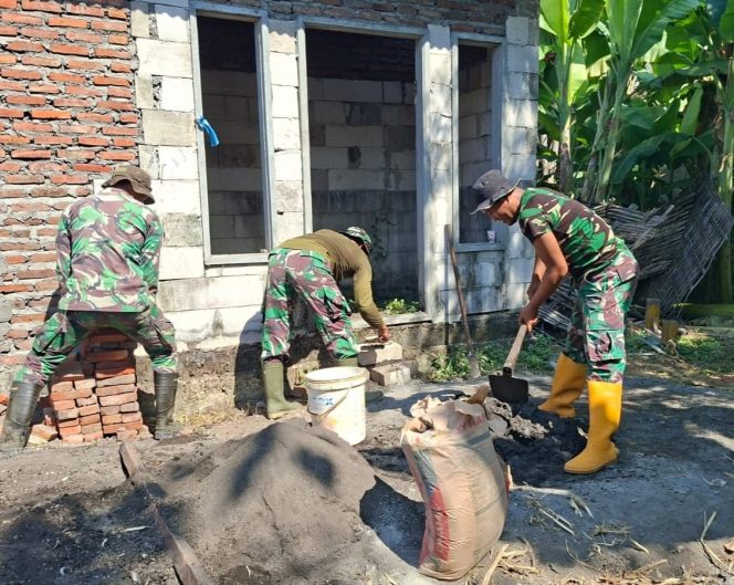 
					TMMD ke-126 Kodim 0816/Sidoarjo Renovasi Rumah Tidak Layak Huni di Desa Kedondong