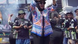 Warga Desa Semambung Meriahkan Pawai Budaya Ruwat Desa