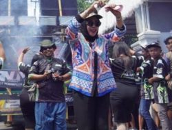 Warga Desa Semambung Meriahkan Pawai Budaya Ruwat Desa
