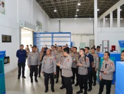 Wakapolri Komjen Pol. Dedi Prasetyo saat kunjungan kerja ke Pusat Penelitian dan Pengembangan (Puslitbang) Polri  di Desa Cimanggis, Kecamatan Bojonggede, Kabupaten Bogor, Rabu (12/11/25). (Humas Polres Metro Depok)