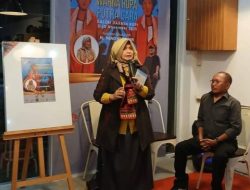 Neno Warisman Apresiasi Pameran Lukisan Tunggal II Putra Gara