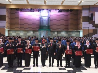 Sebanyak 768 PNS Pemkab Sidoarjo Terima Satyalancana Karya Satya dari Presiden Prabowo