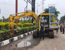 Pemkab Sidoarjo Siagakan Rumah Pompa dan Pompa Portable Antisipasi Banjir di Depan Lippo Plaza