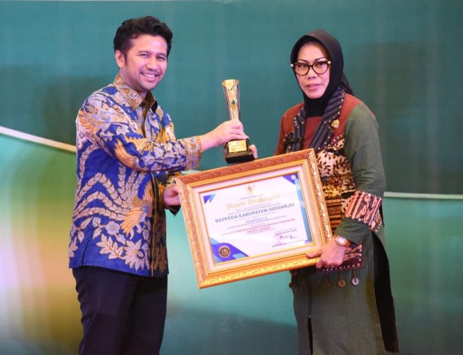
					Tiga Inovasi Pemkab Sidoarjo Raih Penghargaan Inotek Award Jatim 2025