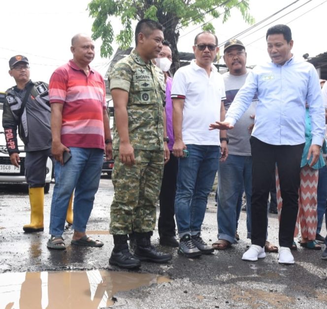 
					Bupati Subandi Sidak Jalan Rusak di Bluru Kidul, Pastikan Betonisasi 1,6 Km Usai Lebaran 2026