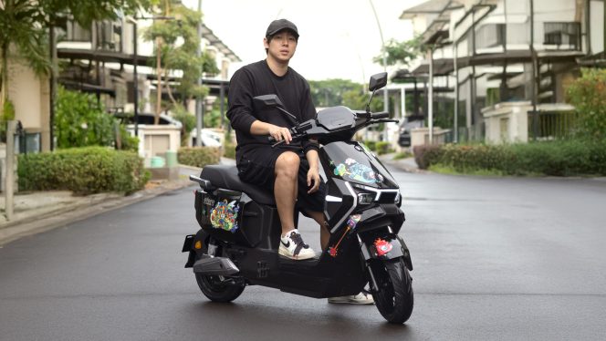 
					Ofero Stareer 3 Lit Brilliant Black X WD Willy