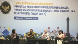 Para narasumber Forum Koordinasi dan Sinkronisasi Penguatan Kebijakan Media Massa yang Bertanggungjawab, Edukatif, Jujur, Objektif, dan Sehat Industri (BEJO’S) di Semarang. (jatengprov.go.id)