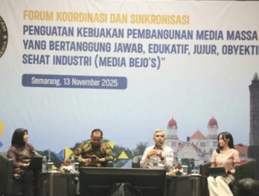 Para narasumber Forum Koordinasi dan Sinkronisasi Penguatan Kebijakan Media Massa yang Bertanggungjawab, Edukatif, Jujur, Objektif, dan Sehat Industri (BEJO’S) di Semarang. (jatengprov.go.id)