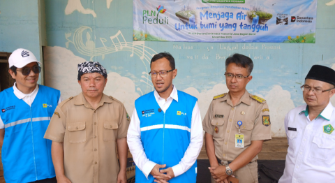 Melalui Program TJSL, PLN UIT JBB Resmikan Penyedia Akses Air Bersih di Sukabumi