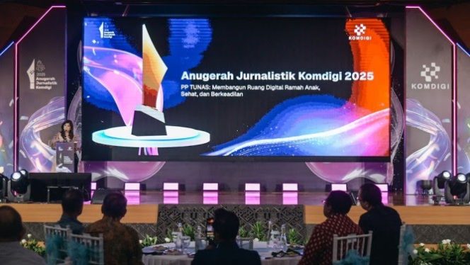 
					Menkomdigi Meutya Hafid  saat sambutan pada Puncak Anugerah Jurnalistik Komdigi 2025 di Balairung Sosesilo Soedarman, Gedung Sapta Pesona, Jakarta Pusat, Rabu (19/11/2025). (Komdigi)